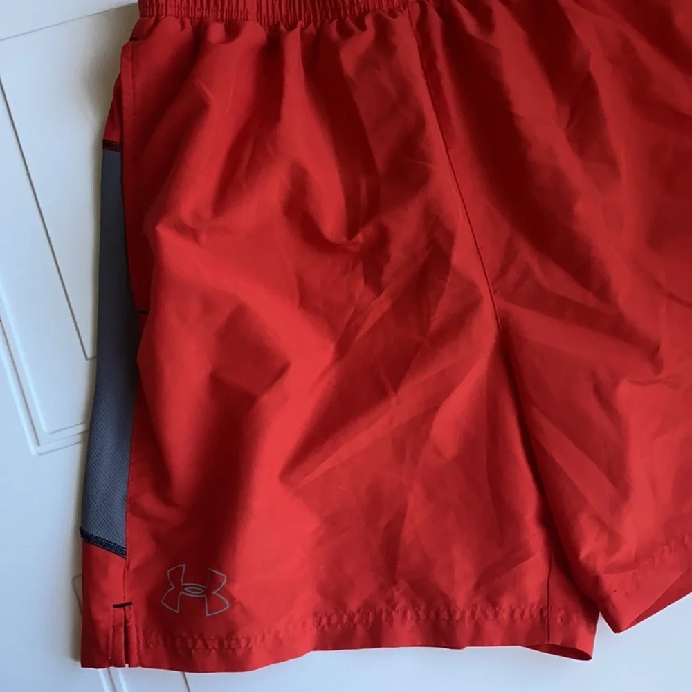 Men’s Under Armour Shorts Orange XL